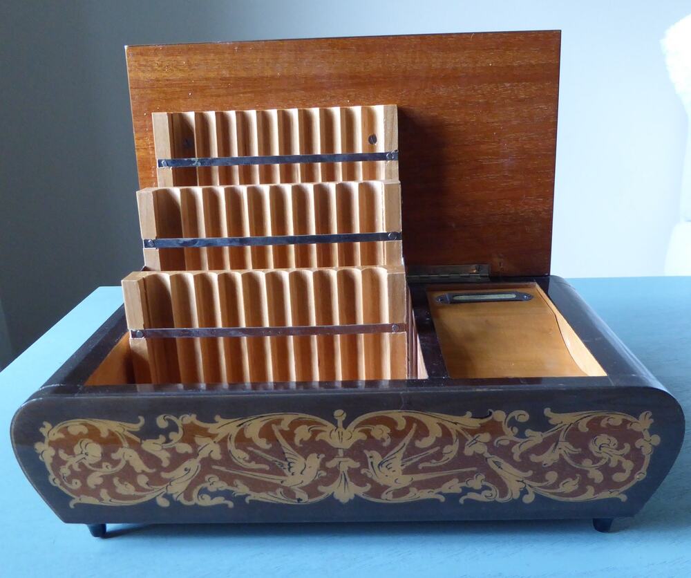 Vintage Italian Wooden Marquetry Musical Cigarette Dispenser Reuge Needs Work